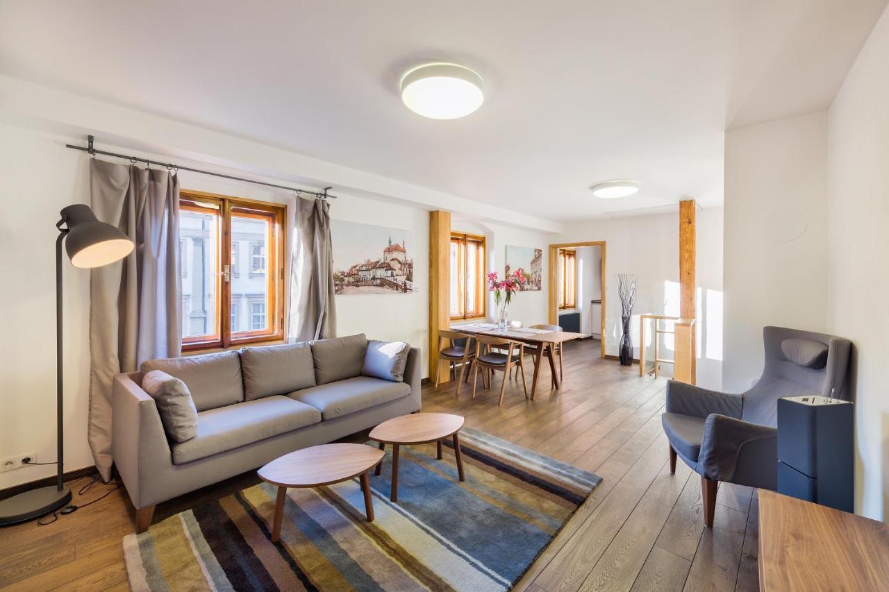 Modern Apartment In A Picturesque 15Th-Century Building ปราก ภายนอก รูปภาพ